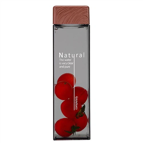 Plastična boca za vodu s kvadratnim drvenim poklopcem